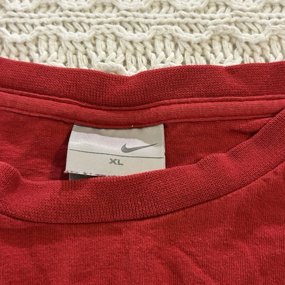 Vintage Nike Red Y2K Men's XL‎ Tee Shirt 100% Cotton